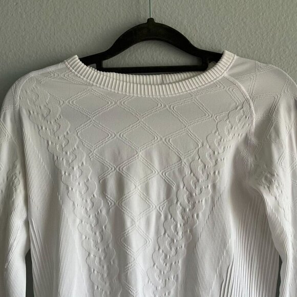 Lululemon Rest Less Pullover Long Sleeve Shirt White Thumb Holes White Pattern 4 - Picture 3 of 8